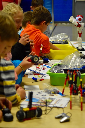 Battle Robots - Cranberry YMCA - Part 1 (2025-10-02 - 2025-10-16)